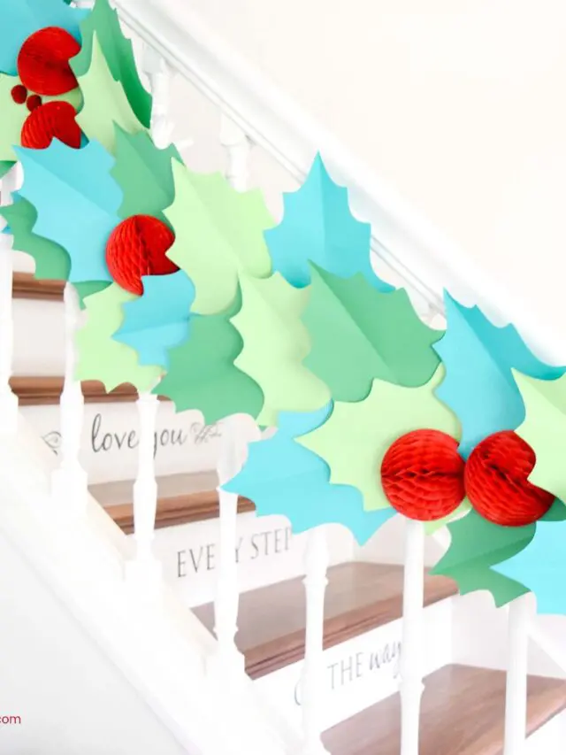 cropped-holly-garland-1.jpg
