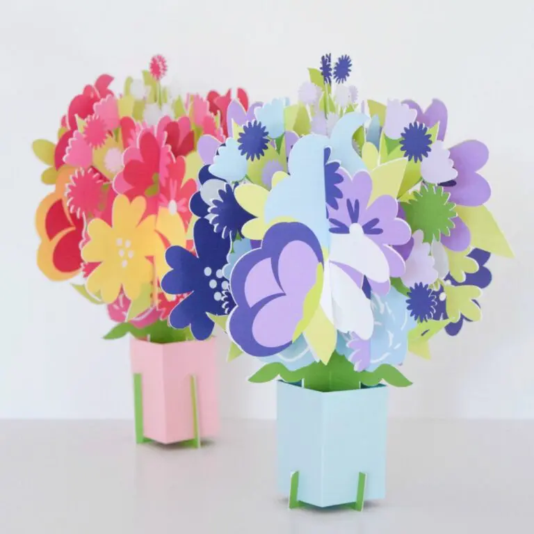 Two pop up flower bouquet cards in pink and purple perfect for a Mother's Day gift. Download the templates for free on Abbi Kirsten Collections.