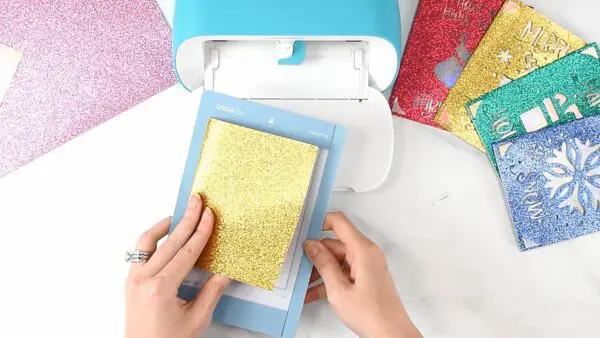 Using the Cricut Joy card insert mat.