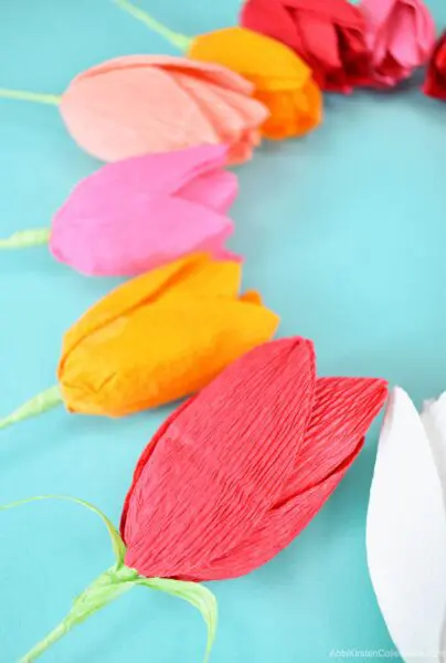 How to make tulips from paper for Spring.