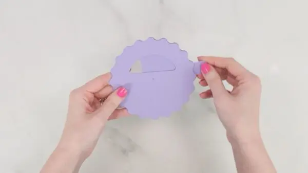 How to assemble a plastic dome candy holder