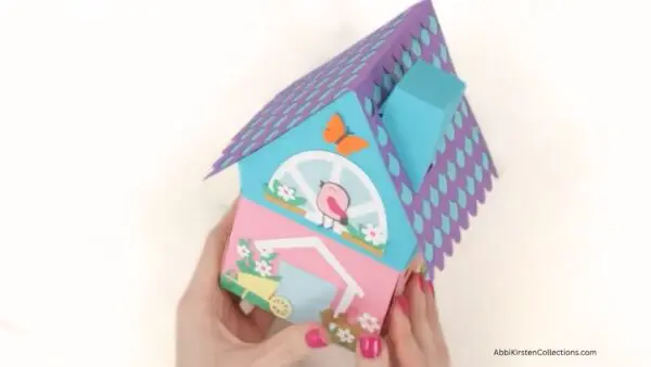 Finished spring house craft in pastel colors
