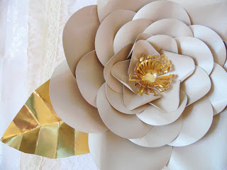 diy backdrop and props paper flowers