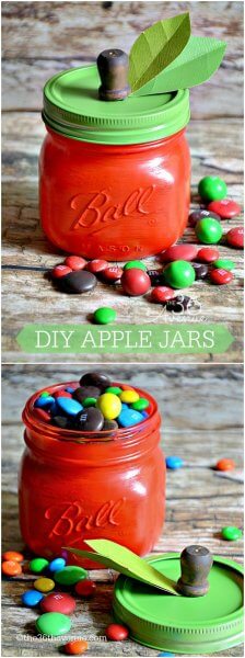 These mini mason jars are painted to look like apples, and filled with M&M candies - a cute and easy DIY back to school gift for teachers!