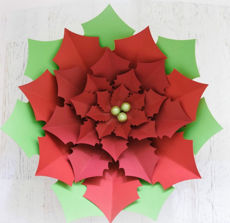 Giant Noel Paper Poinsettia Tutorial