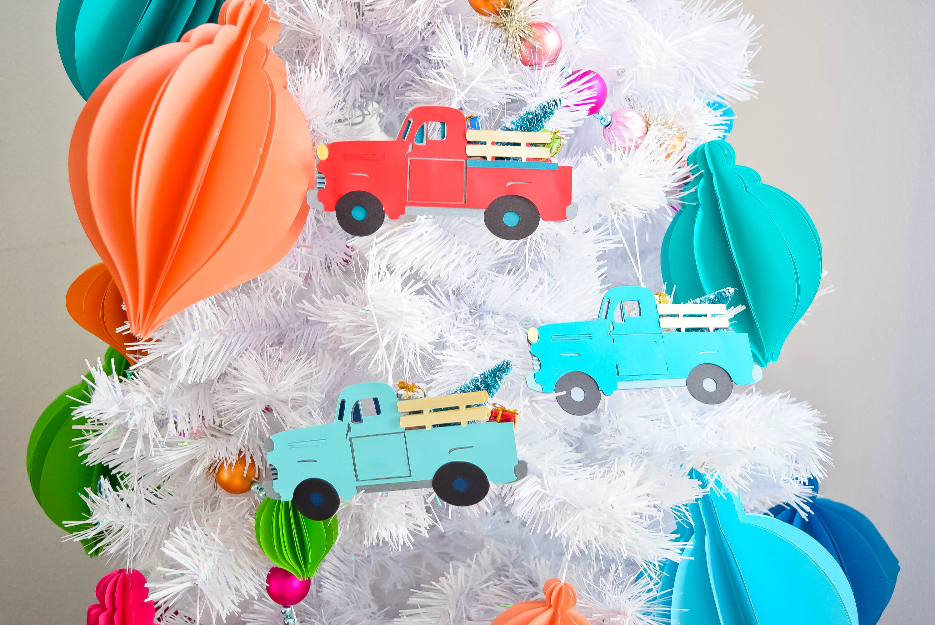 Vintage Christmas Truck Ornament DIY