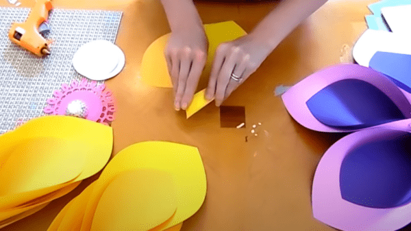 How to fold your flowers petals. 