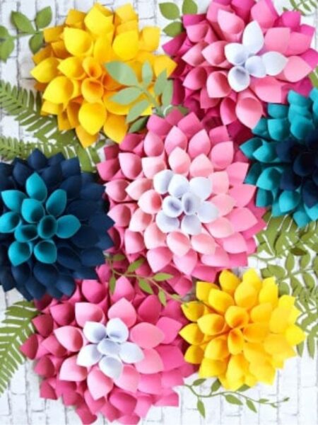 DIY Giant Dahlia Paper Flowers- How to make a flower wall cover