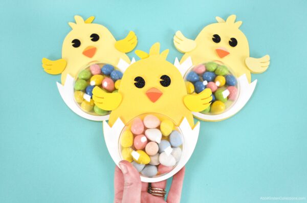 Easter chick candy holder craft with Cricut. 