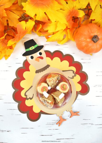 Turkey candy holder crafts as Thanksgiving treats and gifts!
