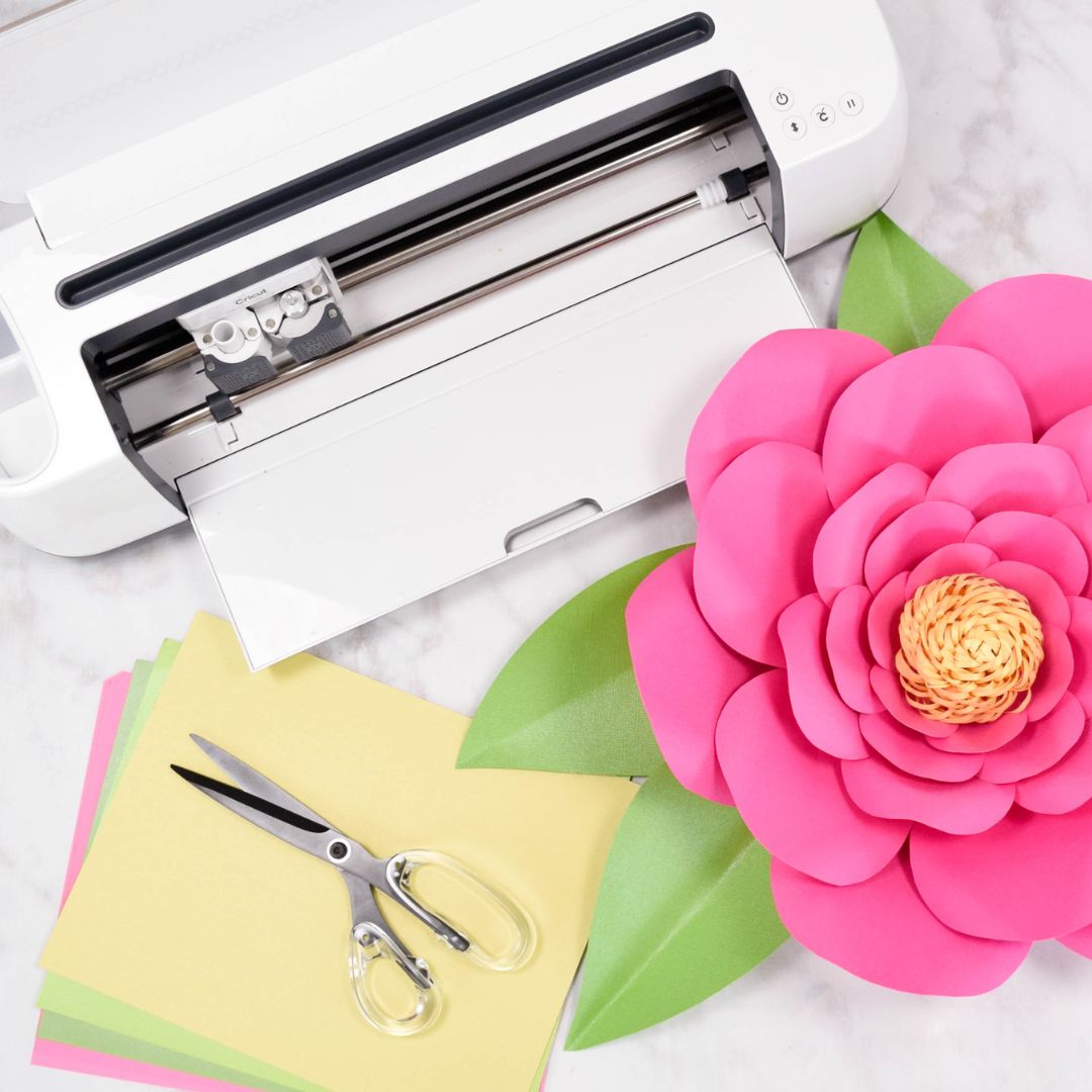 cutting paper flowers with Cricut