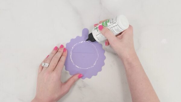 How to assemble a plastic dome candy holder
