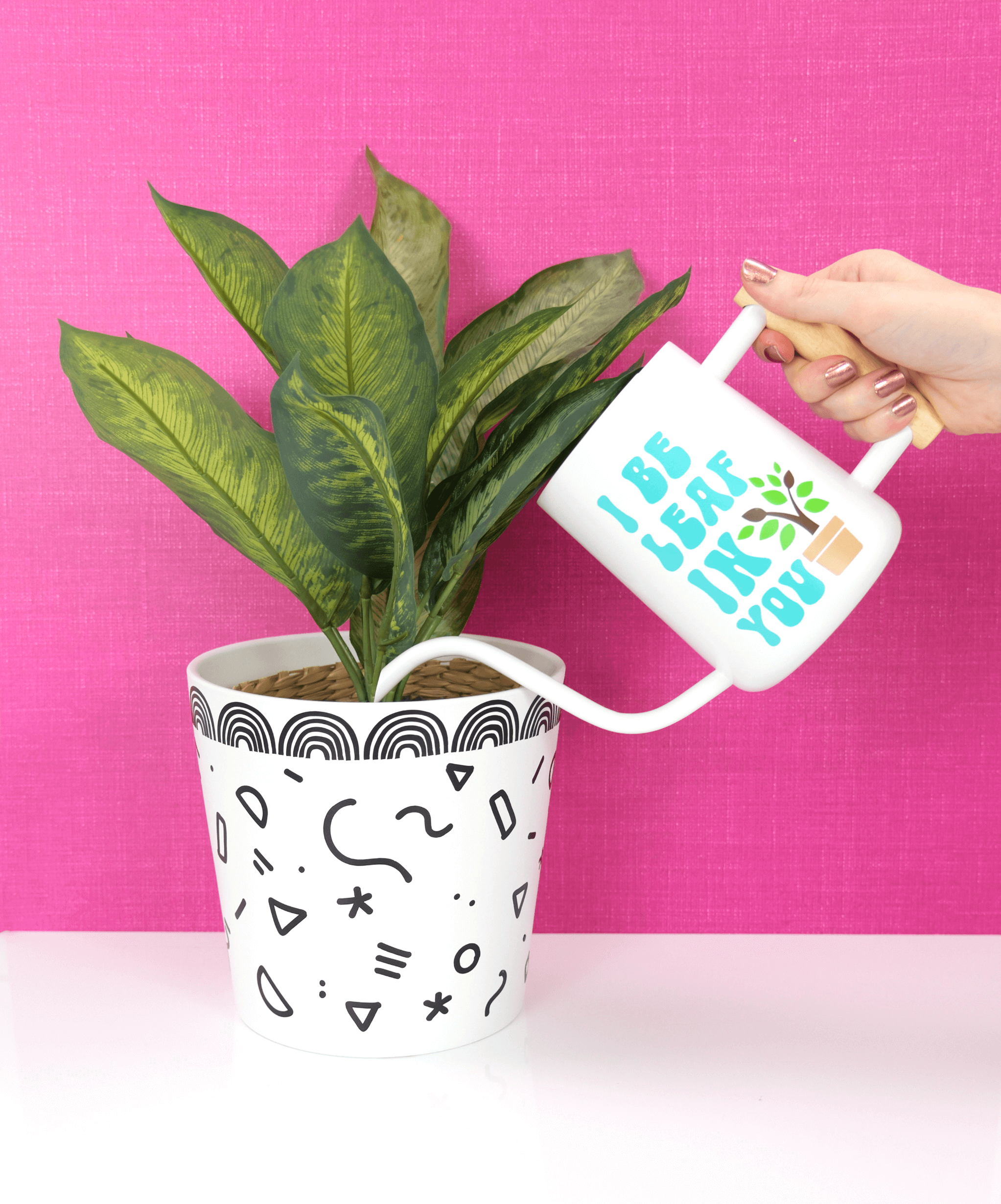 DIY flower pot with vinyl